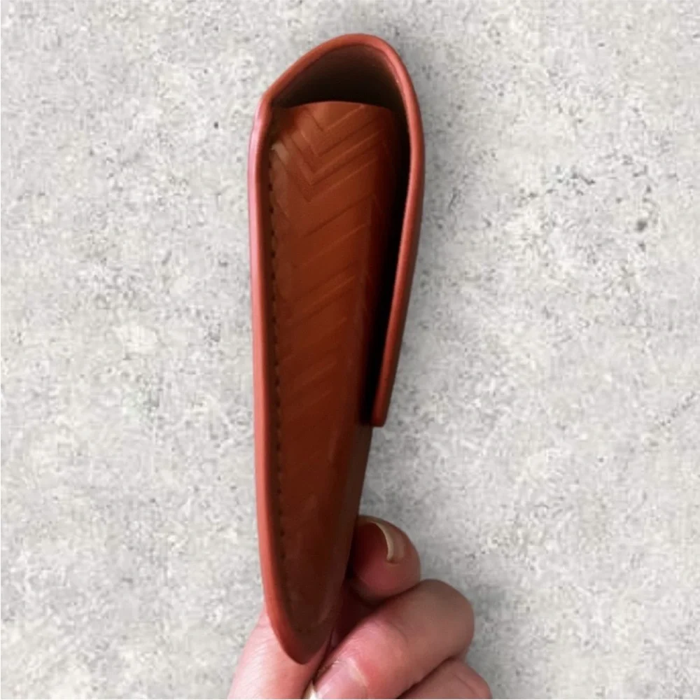 Missoni sunglasses/ eyeglass case with magnetic closure